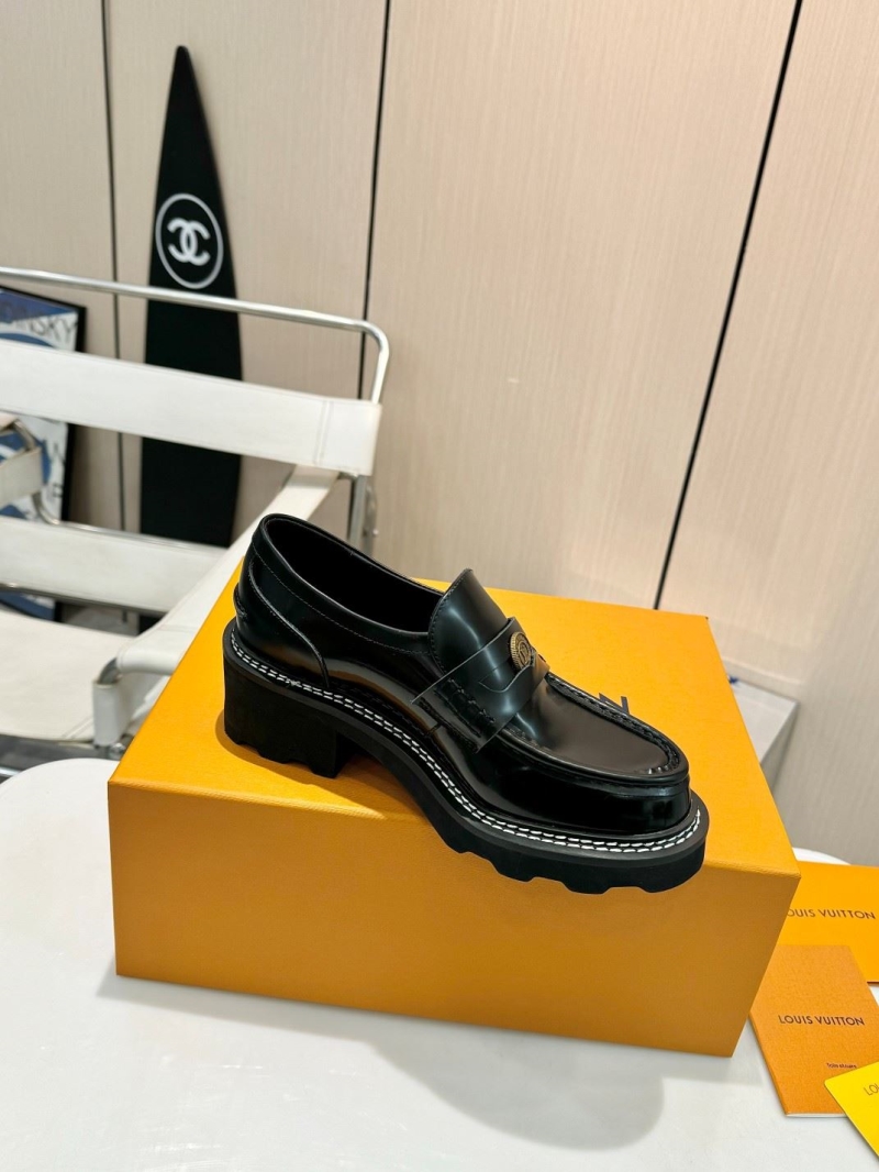 l0vis Vvtt0n loafers